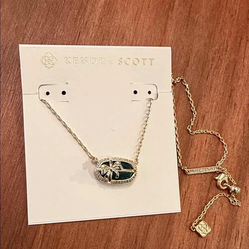 Kendra Scott Gold Green Pendant Necklace with bow - Picture 1 of 4